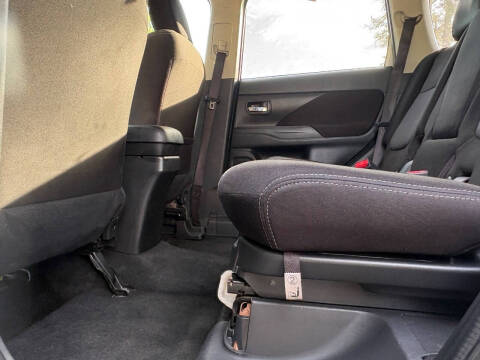 2018 Mitsubishi Outlander ES