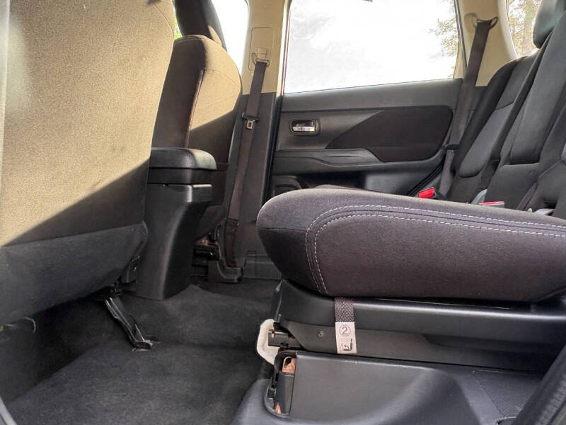 2018 Mitsubishi Outlander ES