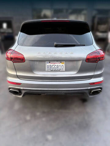 2018 Porsche Cayenne Platinum Edition