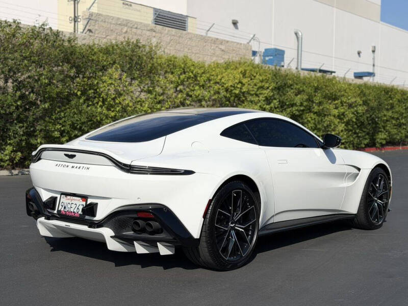 2022 Aston Martin Vantage