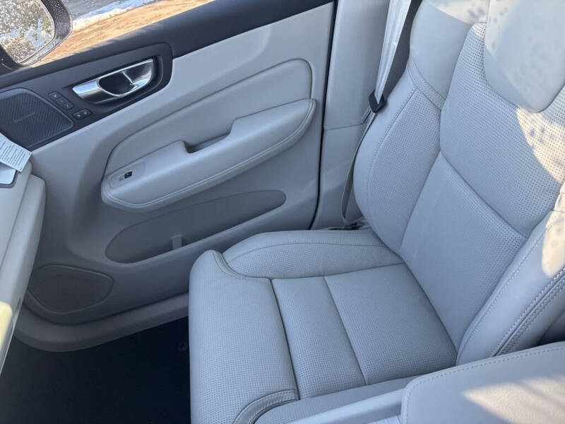 2026 Volvo XC60 T8 Ultra