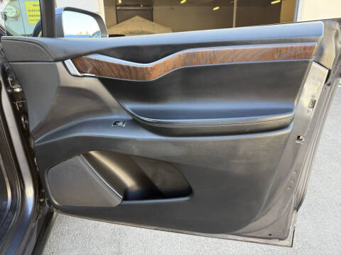 2020 Tesla Model X Long Range Plus