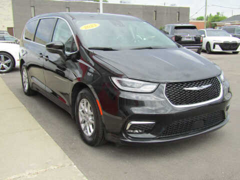 2023 Chrysler Pacifica Touring L