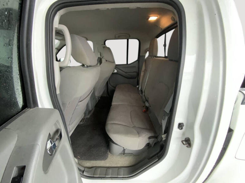 2015 Nissan Frontier SV