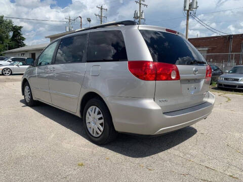 2008 Toyota Sienna LE 7-Passenger