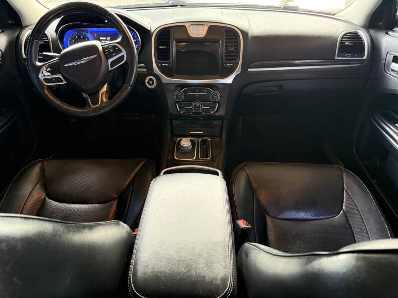 2017 Chrysler 300 C