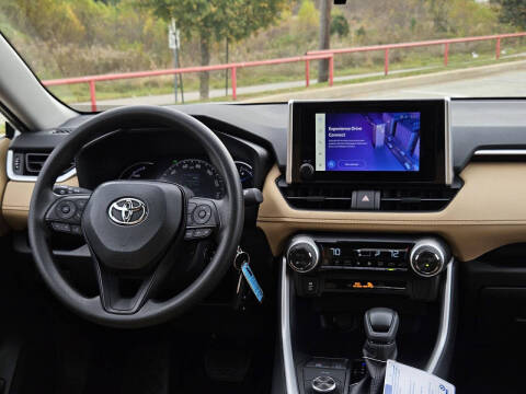 2025 Toyota RAV4 Hybrid LE