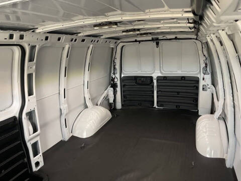 2025 GMC Savana 3500