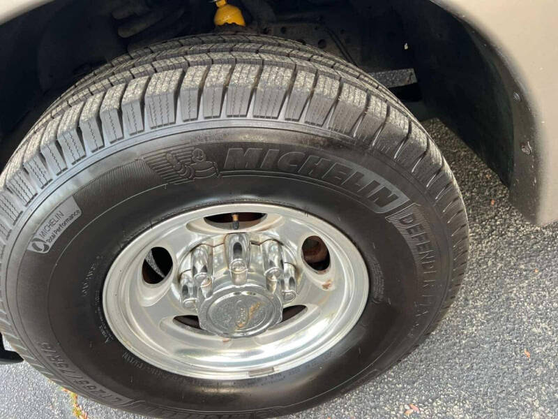 2005 Ford Excursion Eddie Bauer