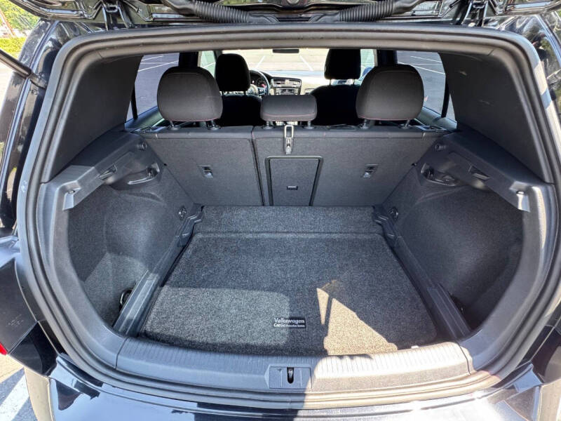 2021 Volkswagen Golf GTI SE