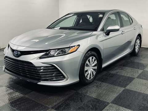 2022 Toyota Camry Hybrid for sale at Brunswick Auto Mart in Brunswick OH