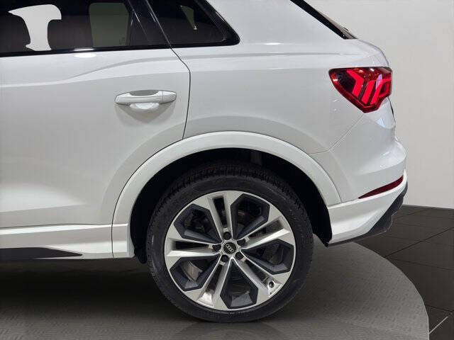 2022 Audi Q3 quattro S line Prem Plus 45 TFSI