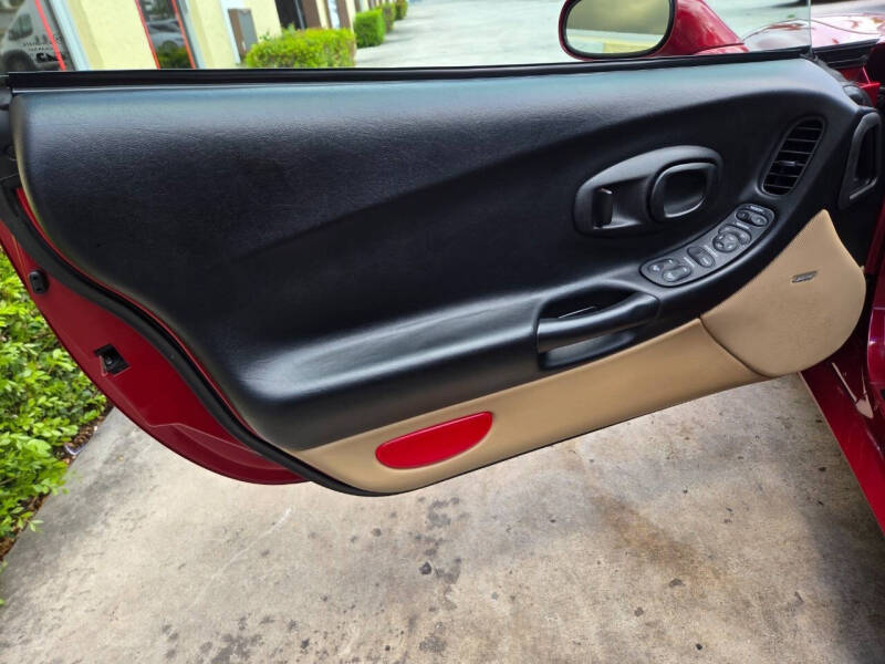 2004 Chevrolet Corvette