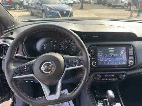 2021 Nissan Kicks SR