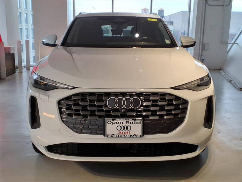 2025 Audi Q5 quattro Premium TFSI