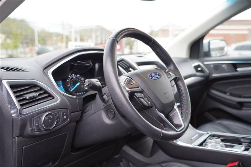 2020 Ford Edge Titanium