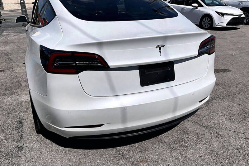 2021 Tesla Model 3 Standard Range Plus
