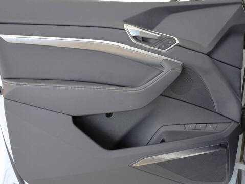 2023 Audi e-tron quattro Premium Plus