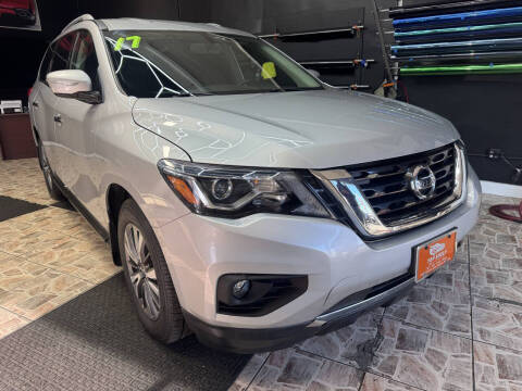 2017 Nissan Pathfinder SV