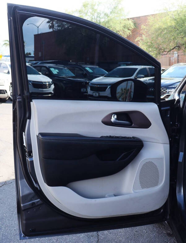 2021 Chrysler Voyager LXi