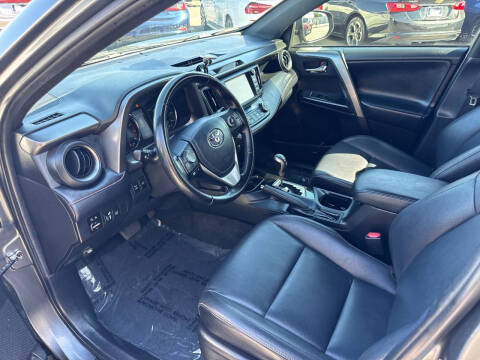 2017 Toyota RAV4 SE