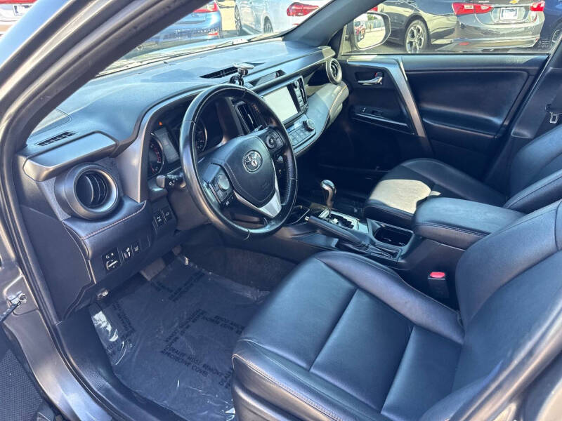 2017 Toyota RAV4 SE