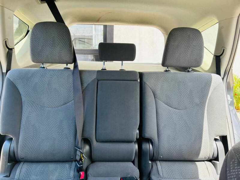 2013 Toyota Prius v Three