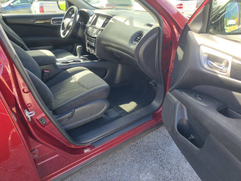 2017 Nissan Pathfinder SV