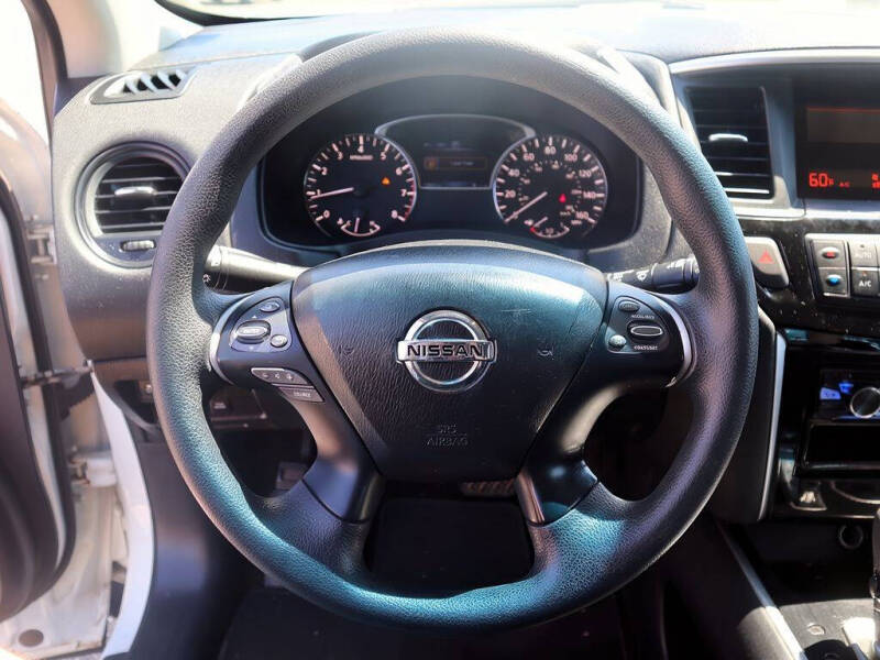 2016 Nissan Pathfinder S