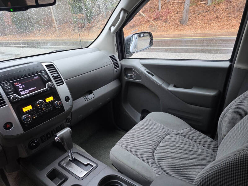 2017 Nissan Frontier SV