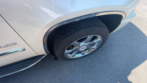 2010 Cadillac Escalade Luxury