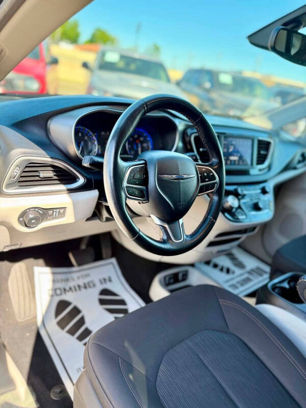 2020 Chrysler Pacifica Touring