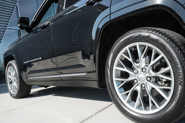 2023 Jeep Grand Cherokee Summit