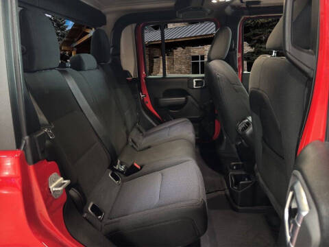 2022 Jeep Gladiator Sport