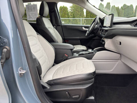 2023 Ford Escape Platinum