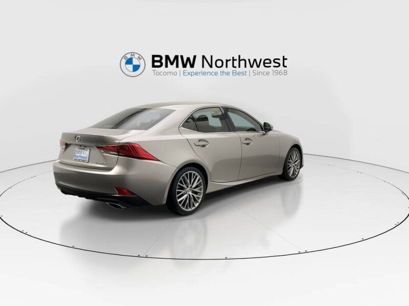 2017 Lexus IS 200t