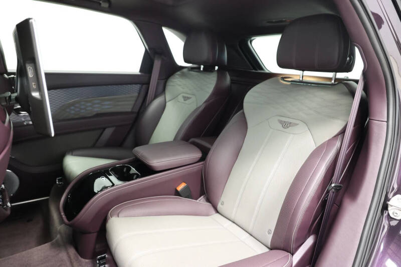 2023 Bentley Bentayga EWB