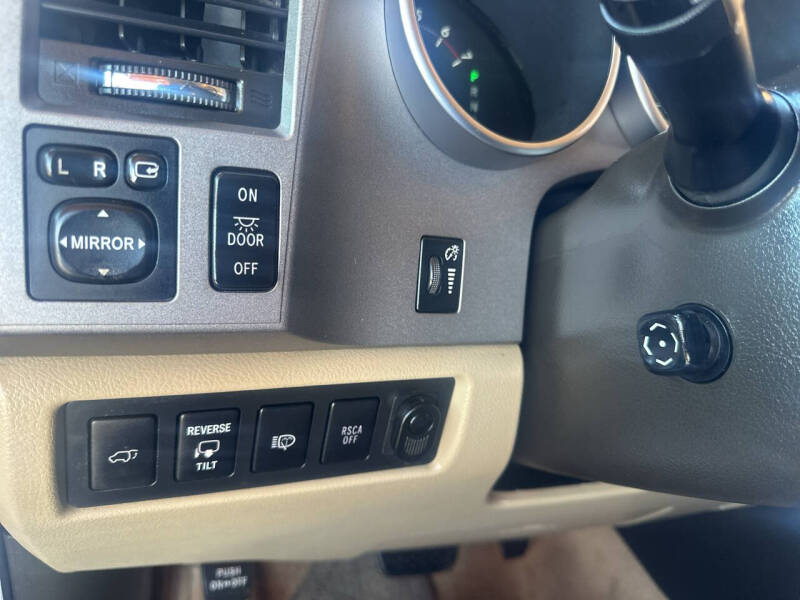 2011 Toyota Sequoia Platinum