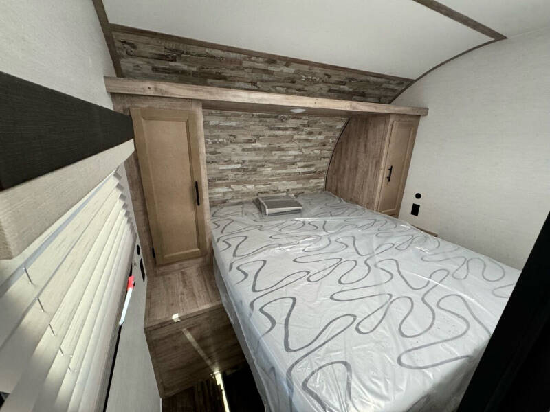 2024 Gulfstream Conquest 269BH
