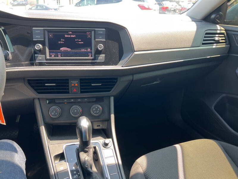 2019 Volkswagen Jetta R-Line