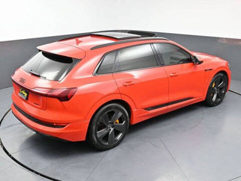 2022 Audi e-tron quattro Premium Plus