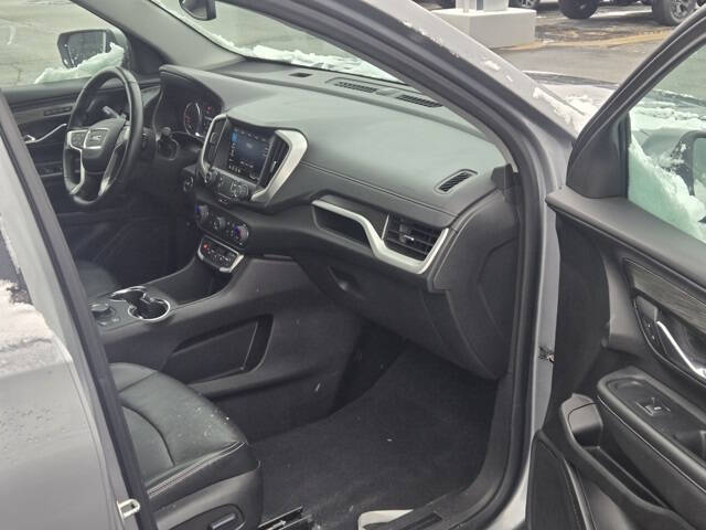 2024 GMC Terrain SLT