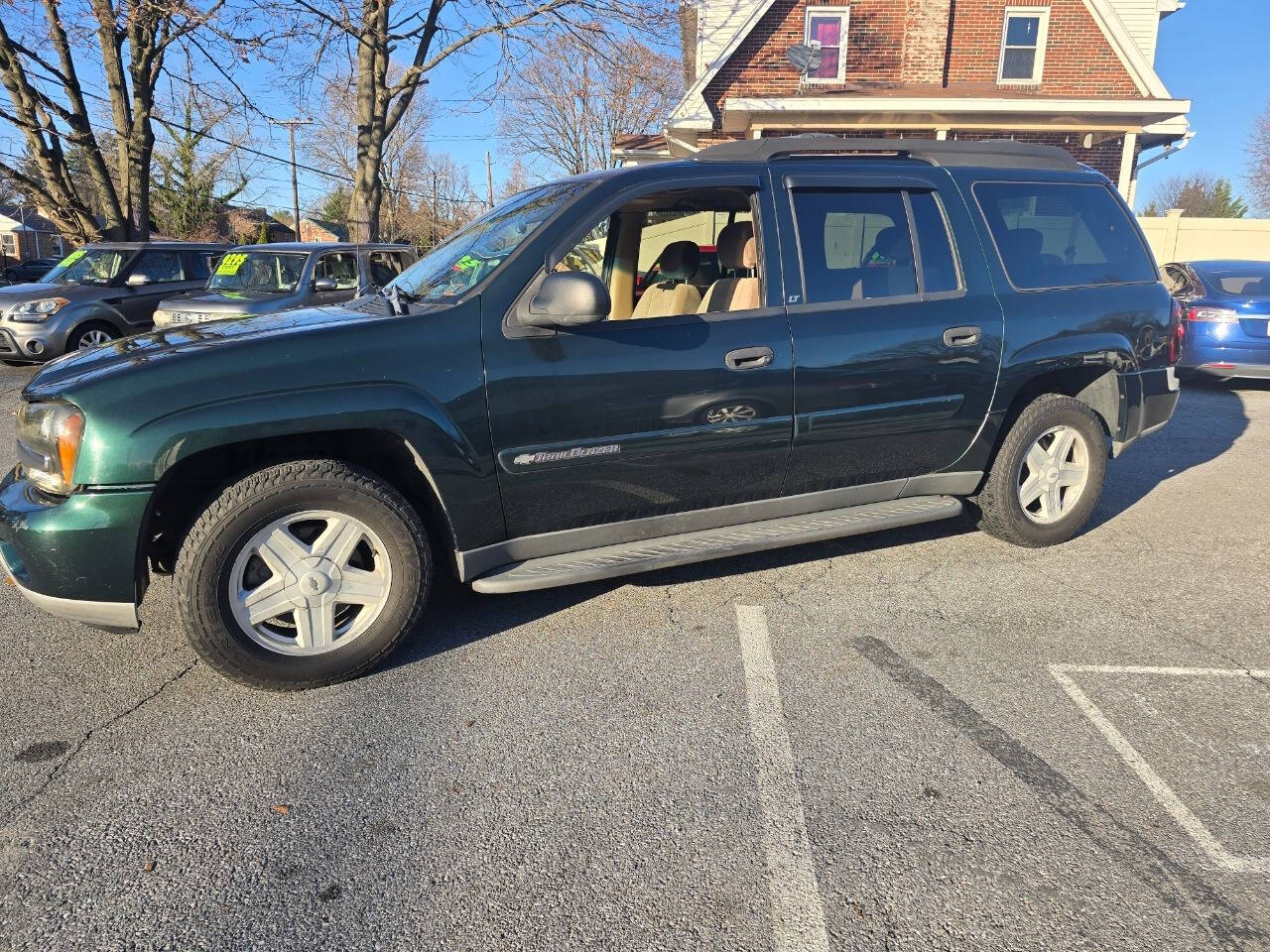 2003 Chevrolet TrailBlazer for sale at QUEENSGATE AUTO SALES in York, PA