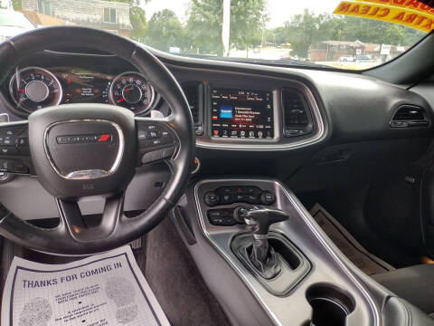 2016 Dodge Challenger SXT Plus