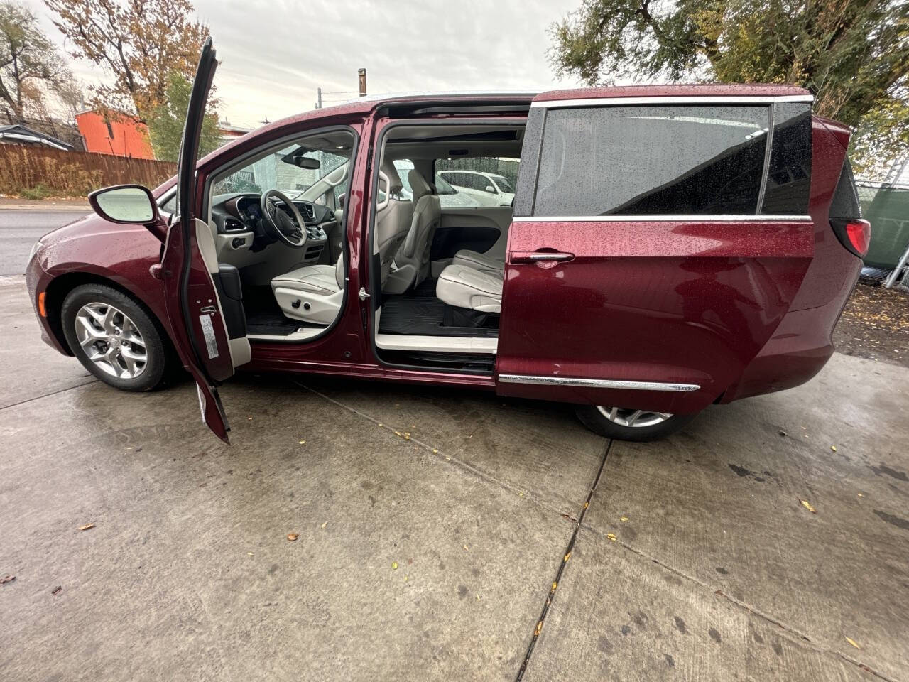 2018 Chrysler Pacifica for sale at Carlos Auto Sales LLC in Englewood, CO