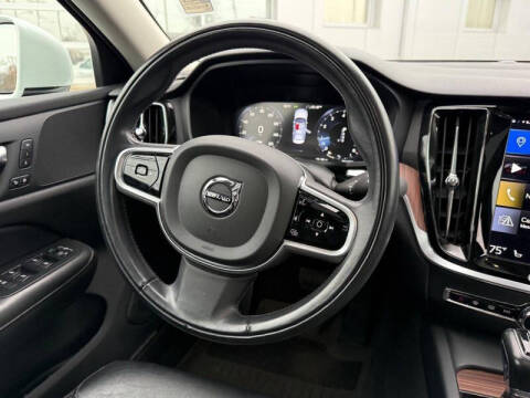 2021 Volvo S60 T6 Momentum