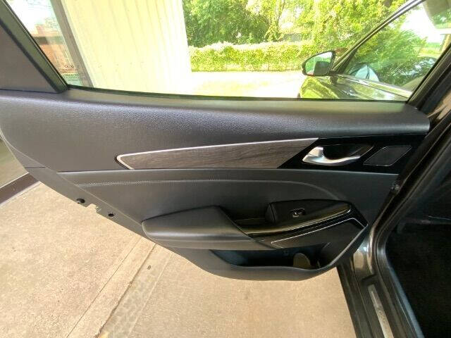 2020 Kia Cadenza Technology