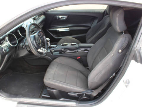 2017 Ford Mustang V6