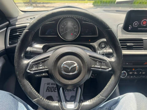 2018 Mazda MAZDA3 Touring