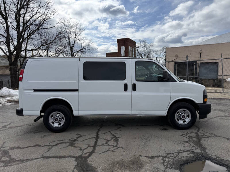2020 GMC Savana 2500